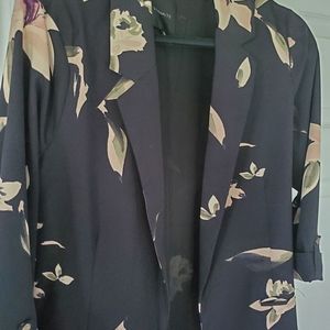 Dynamite floral blazer